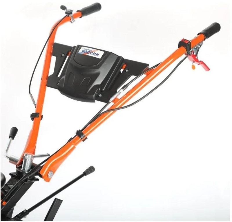 motoblok-patriot-ural-440107581-vid-v-rabote-na-gryadke