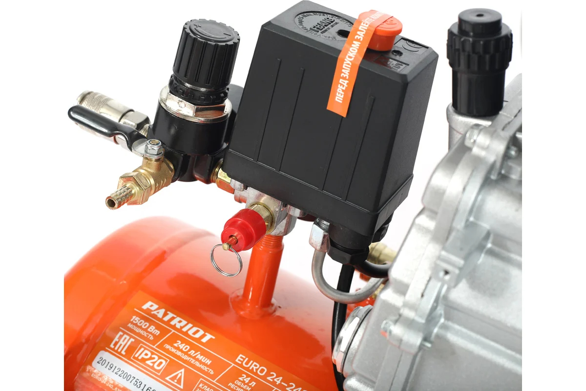 patriot-euro-24-240k-electric-air-compressor-24l-tank-2hp-with-accessories-photo7.jpg