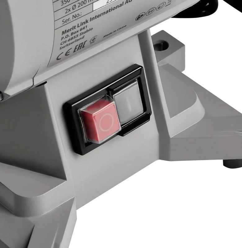 tochilnyy-stanok-crown-ct13547l-vyklyuchatel