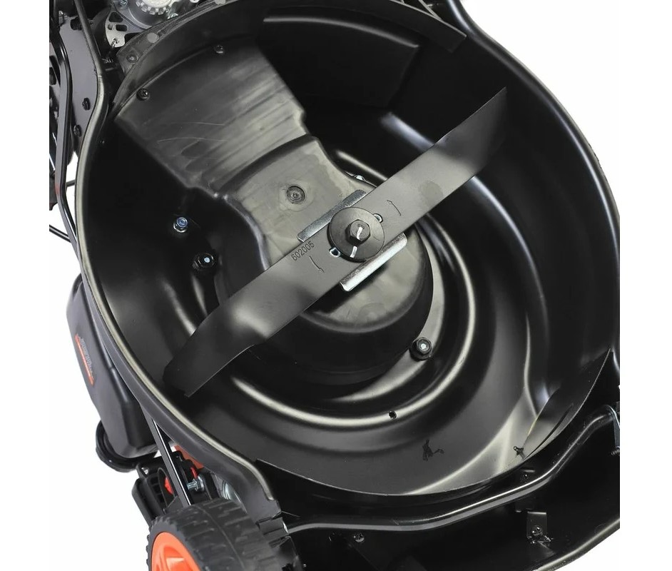 patriot-pt-42-ls-niz-deki-i-nozh-blizko-sverhu