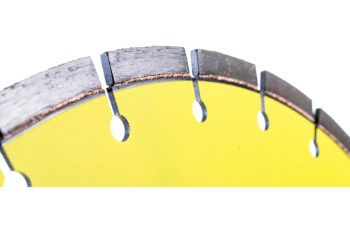 almaznyj-disk-champion-concremax-st-400x25-4x10mm-beton-foto-3.jpg