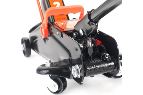 patriot-dp2000-floor-jack-2-ton-lifting-capacity-photo2.jpg