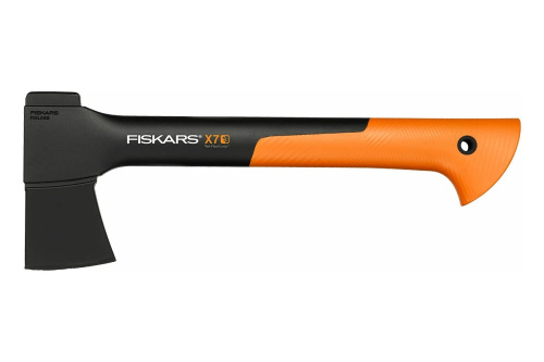 topor-turisticheskii-fiskars-x7-vid-sboku