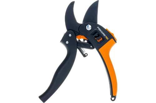 sekator-fiskars-111670-ruchka