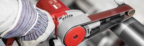 belt-sander-dck-kst9x533-sanding-metal