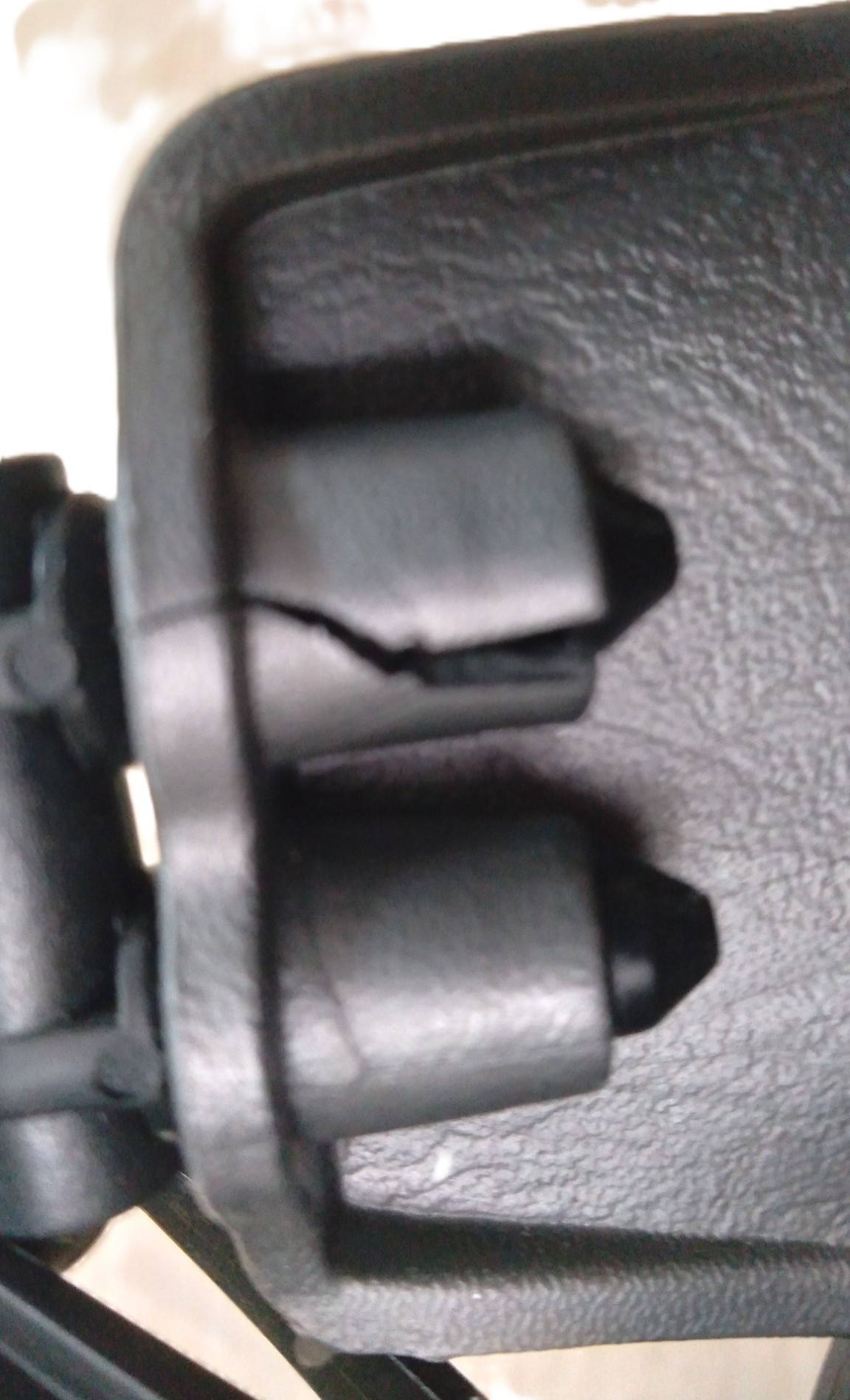 portable-tool-box-flexi-keter-latch-detail