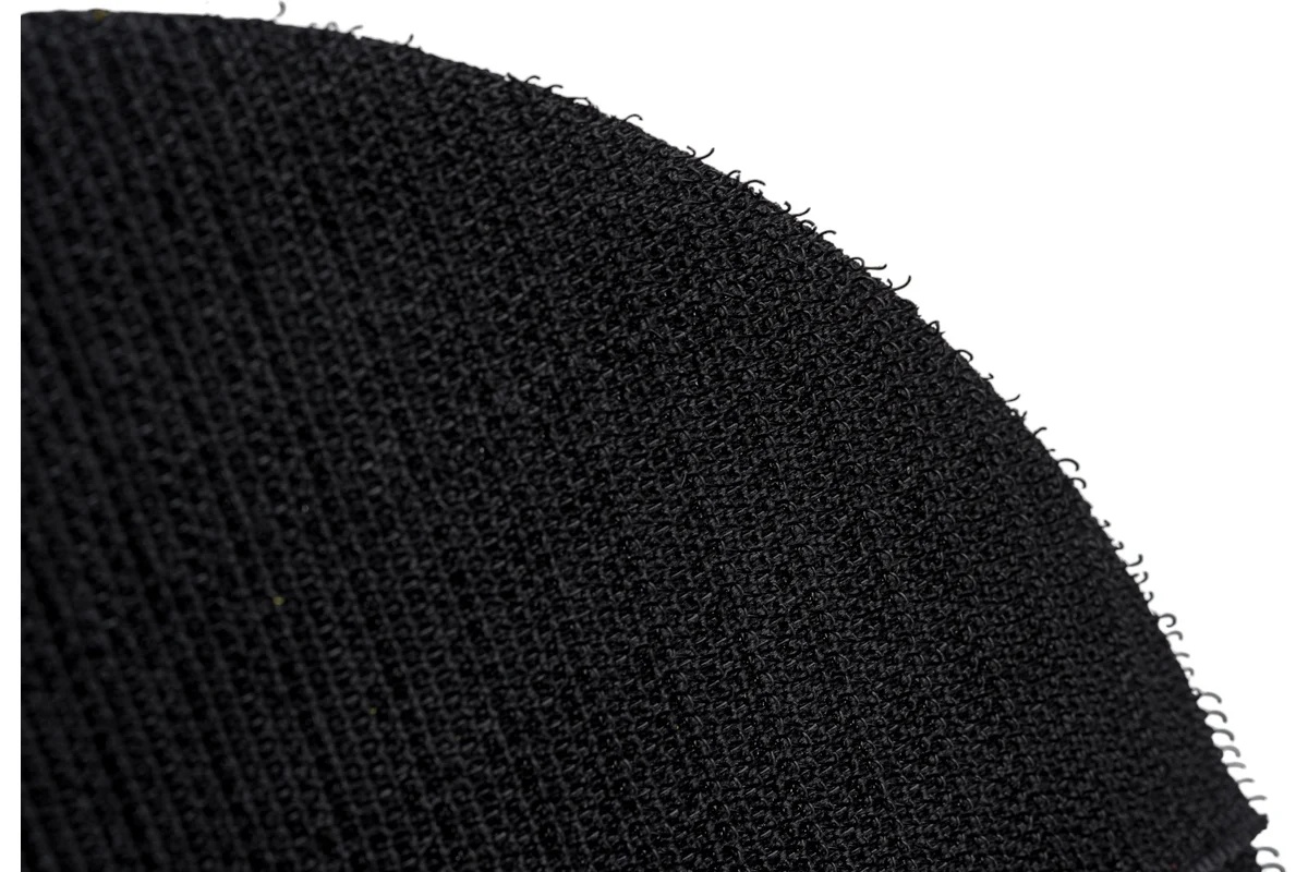 interskol-18v-polirovalnaya-shlifmashina-upm-180-18ve-ruchka-korpus-i-upravlenie-v-rabochem-polozhenii